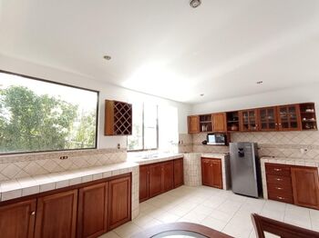 Venta de Lujosa Casa en Tarbaca en Aserrí  - Súper Precio . RAH 25-1854  en Tarbaca, Aserrí, San José — $355,000 - Foto 5 de 20