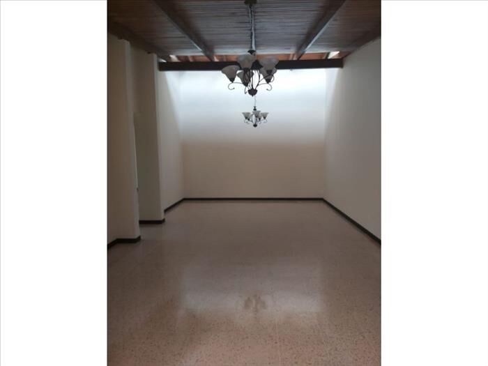 VENTA DE CASA CON APARTAMENTO, SAN JOSÉ, MONTES DE OCA, SABANILLA in Sabanilla, Montes De Oca, San José — ₡ 135 000 000