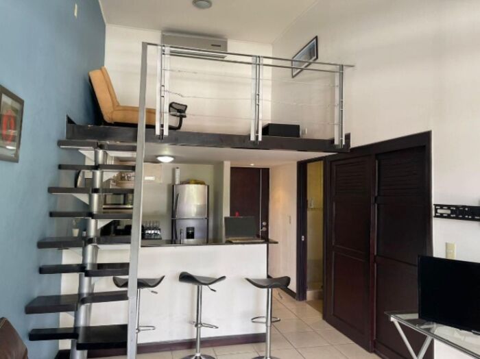 Alquiler apartamento con mezzanina, balcón y bodega #26-983 GS in Uruca, Santa Ana, San José — $1,200