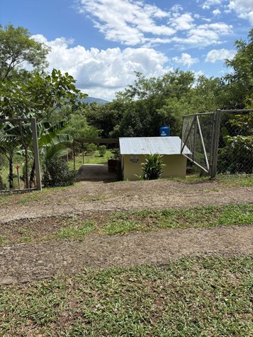 Lote Grande en Atenas con  Cabaña en Atenas, Alajuela — ₡ 19 990 000