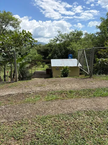 Lote Grande en Atenas con  Cabaña in Atenas, Alajuela — ₡ 19 990 000