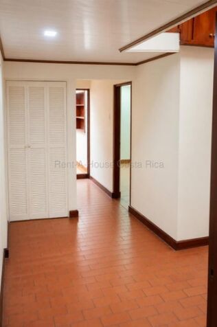 Alquiler de Casa en San Rafael de Escazú. RAH 27-105 en San Rafael, Escazú, San José — ₡ 550 000
