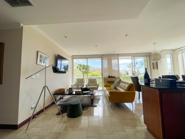 Apartamento en Torres del Country in Escazú, San José — $415,000 - Photo 3 of 12