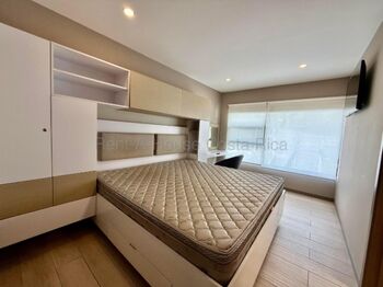 Alquiler casa en Escazu, Costa Rica, Condominio en San Antonio, Escazú, San José — $1,850 - Foto 4 de 26