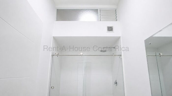 Venta de Casa en Condominio Altos de Sabanilla in Sabanilla, Montes De Oca, San José — ₡ 108 000 000