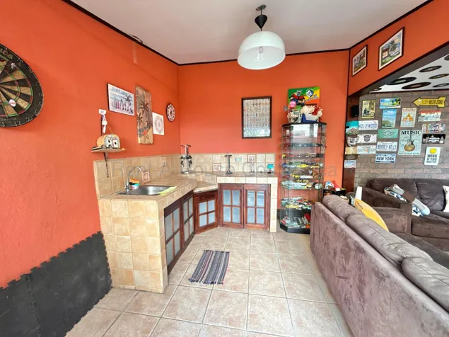 Venta de casa de uso mixto con bar independiente en Mercedes Norte #26-1903 GS en Mercedes, Heredia — $340,000 - Foto 2 de 10