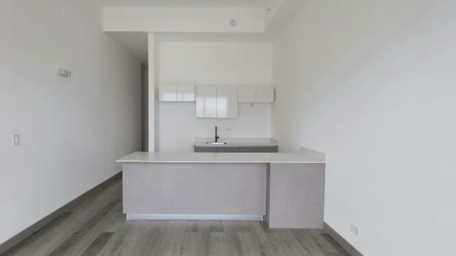 Alquiler de Apartamento en Torre Ser Escalante, San José. RAH 25-2049 in Carmen, San José — $1,050 - Photo 2 of 17