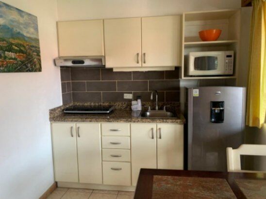 Se alquila apartamento amoblado en La Sabana 25-1908 in Mata Redonda, San José — $700