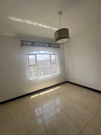 EXCLUSIVA CASA EN CONDOMINIO ALBACETE EN CARTAGO. in Quebradilla, Cartago — $450,000 - Photo 3 of 27