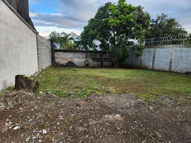 Se vende lote muy amplio, en Rohrmoser!! P092 en Pavas, San José — $220,000