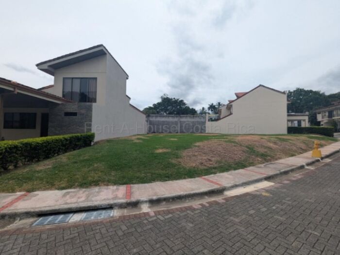 Se vende lote en Uruca Santa Ana 27-92 in Uruca, Santa Ana, San José — $125,000