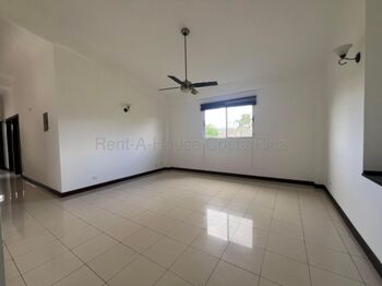 Venta de Lujosa y Amplia Casa en Santa Ana / Mls. 26-1558 OFC JB in Pozos, Santa Ana, San José — $695,000 - Photo 4 of 10