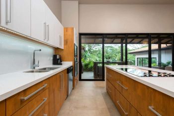 Villa de Lujo en Hacienda Pinilla con Diseño Bali y Piscina Privada in Tamarindo, Santa Cruz, Guanacaste — $1,525,000 - Photo 5 of 19