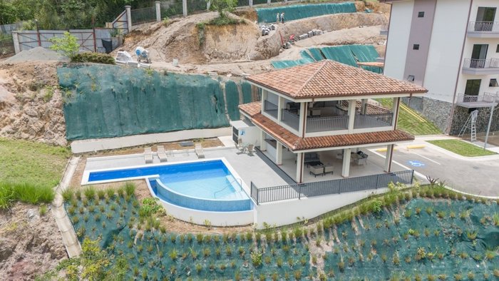 Apartamento con Línea Blanca de 2 habs en Condominio Vista al Valle in Santa Ana, San José — $2,100 - Photo 2 of 28