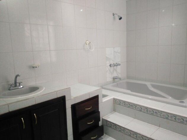 Venta de Casa en Guadalupe-Mata de Plátano. RAH 26-295 en Mata de Plátano, Goicoechea, San José — ₡ 90 000 000