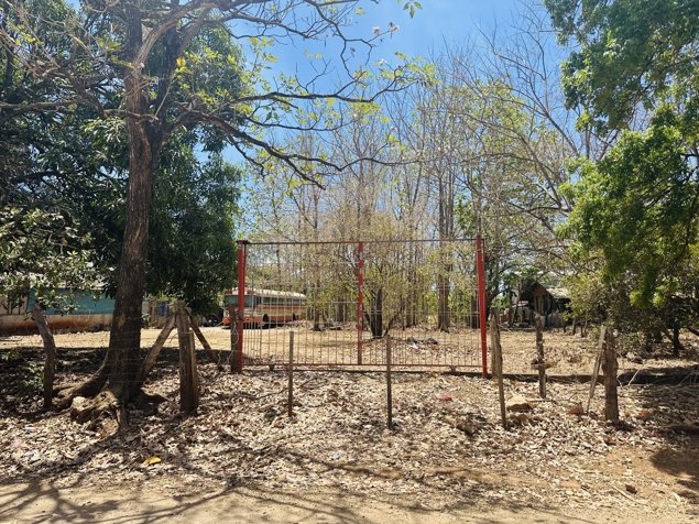 Ready-to-Build 1,766 m² Lot Near Tamarindo: Utilities Included in Tamarindo, Santa Cruz, Guanacaste — ₡ 85 000 000 - Photo 2 of 6