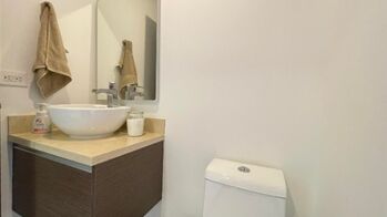 Venta de Apartamento en Escazú, San José.  in San Rafael, Escazú, San José — $270,000 - Photo 5 of 20