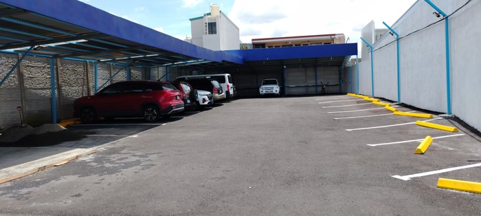 Local con Parqueo Publico en Alquiler,sobre calle principal,PJG9502211 en Guadalupe, Goicoechea, San José — $6,800 - Foto 2 de 24