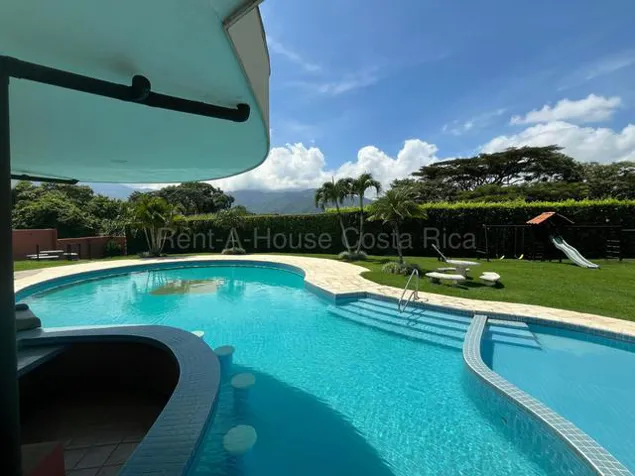 Alquiler de Casa en Pozos de Santa Ana. RAH 27-865 en Pozos, Santa Ana, San José — $1,500 - Foto 2 de 10