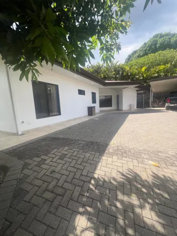 Casa en venta en comunidad cerrada con vista panorámica – Atenas en Atenas, Alajuela — $389,000 - Foto 2 de 19