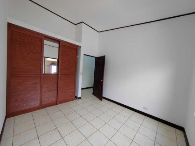 Venta de Hermosa Casa en La Unión-Tres Ríos.  en Tres Ríos, La Unión, Cartago — $220,000