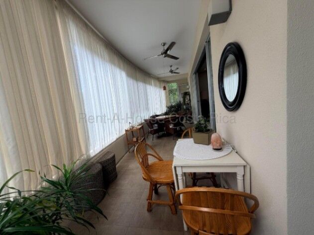 Alquiler de Exclusivo Apartamento en Santa Ana / Mls. 26-2132 OFC JB in Piedades, Santa Ana, San José — $2,500