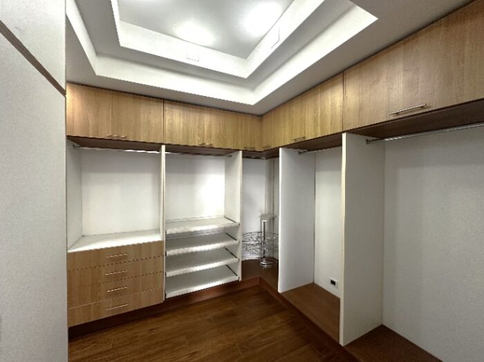 Casa Contemporánea en venta. Santa Ana – Naturaleza y diseño en armonía –Piscina y entorno protegido en Piedades, Santa Ana, San José — $575,000