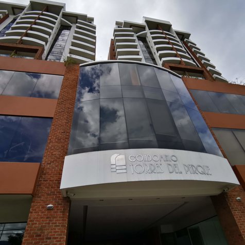 SE ALQUILA LOCAL COMERCIAL EN CONDOMINIO TORRES DEL PARQUE en Pavas, San José — $2,707