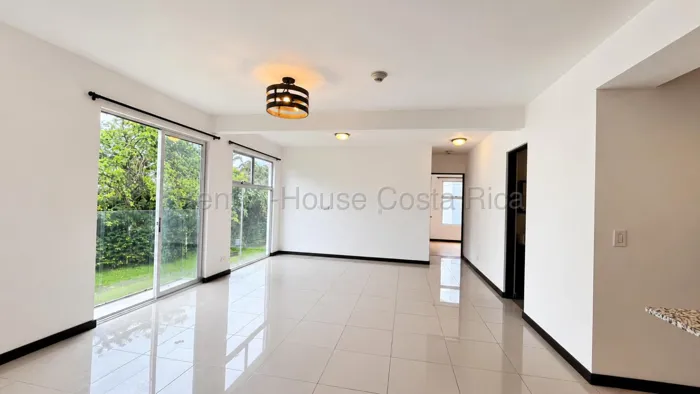 Apartamento Venta Granadilla Curridabat 76 Millones 74m2 5to Nivel Vista Irazu 2 Bodegas en Granadilla, Curridabat, San José — ₡ 76 000 000