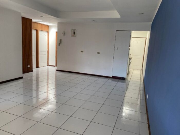 Se vende casa en San José Zapote 24-1596 en Zapote, San José — ₡ 75 000 000