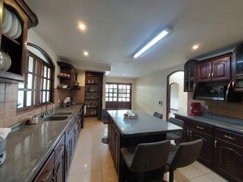 Se vende espaciosa casa en San Miguel de Santo Domingo 26-693 in San Miguel, Santo Domingo, Heredia — $510,000 - Photo 5 of 32
