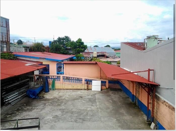 VENTA DE EDIFICIO CON LOCALES COMERCIALES, HEREDIA CENTRO en Heredia — $1,500,000