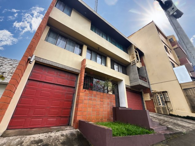 VENTA EDIFICIO, 6 APARTAMENTOS, BARRIO GONZÁLEZ LAHMANN, SAN JOSÉ in Catedral, San José — $450,000 - Photo 2 of 19