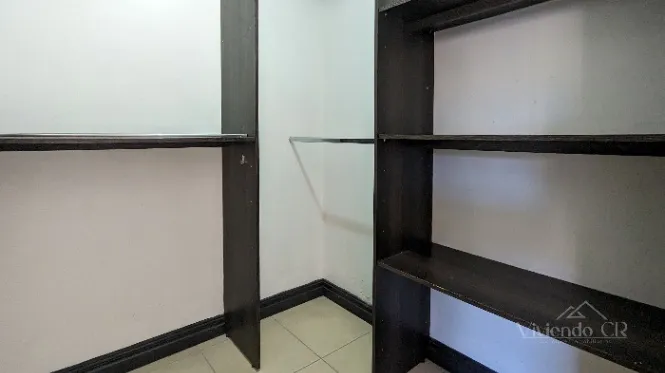 ALQUILER EN SANTA ANA CENTRO DE 3 HABITACIONES - JARDIN in Santa Ana, San José — $1,500 - Photo 3 of 19