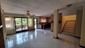Casa Con Piscina Y Amplio Terreno En Orotina, Alajuela in Orotina, Alajuela — $242,072 - Photo 3 of 10