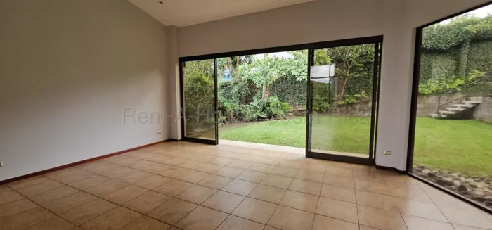 Alquiler de Casa en San Rafael de Escazú. RAH 27-472 in San Rafael, Escazú, San José — $5,000 - Photo 3 of 17