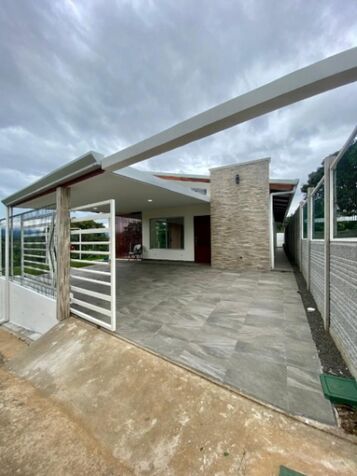 VENDO HERMOSA CASA EN ATENAS.  in Atenas, Alajuela — ₡ 130 000 000