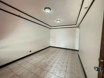 Venta de Apartamento en Zapote, San José.  in Zapote, San José — $110,000 - Photo 5 of 10