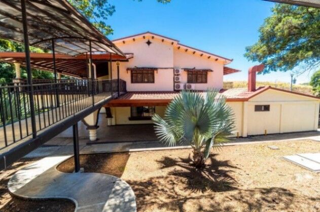 Se vende quinta remodelada con uso mixto en Grecia de Alajuela 24-1767 in Tacares, Grecia, Alajuela — $670,000