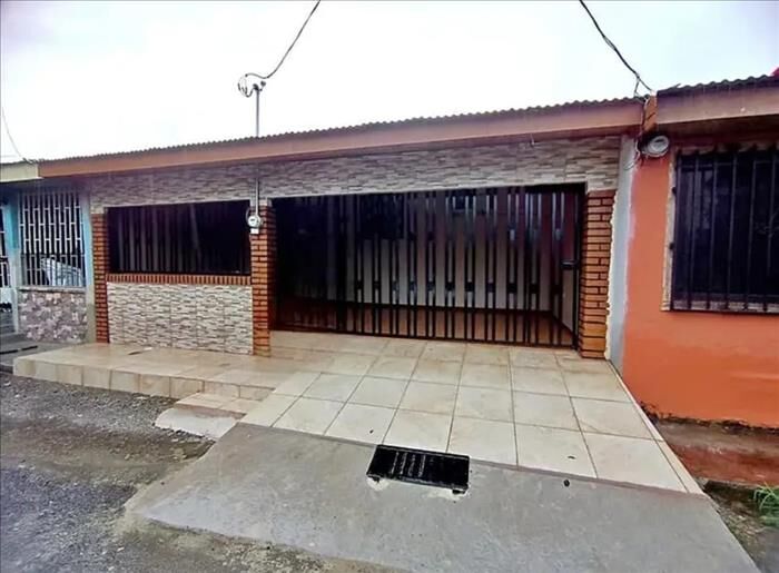 Vendo casa Carrizal  Puntarenas  en Chacarita, Puntarenas — ₡ 30 000 000