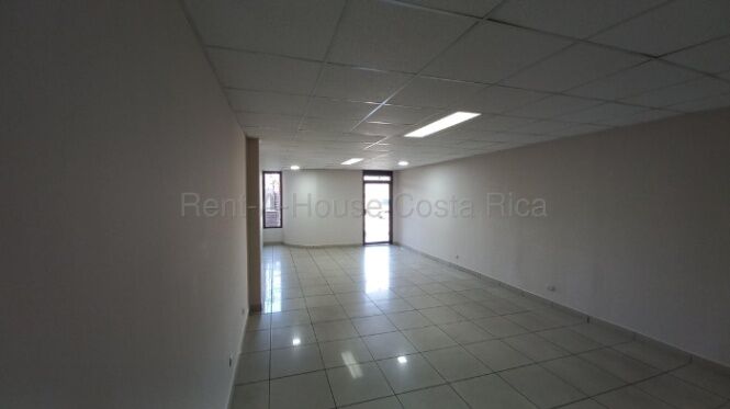 Alquiler de Local Comercial en Goicoechea, San José.  in Mata de Plátano, Goicoechea, San José — ₡ 475 000