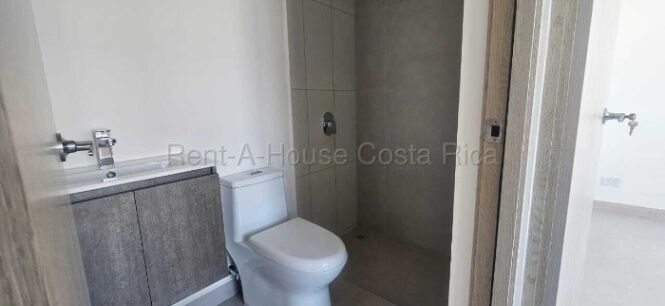 Apartamento nuevo en alquiler con línea blanca cerca de Zapote y San Pedro #26-2190 GS in San Sebastián, San José — $1,200