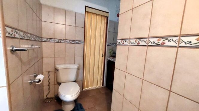 Venta de Casa + APTO en Catedral, San José. RAH 25-825 in Catedral, San José — ₡ 73 000 000