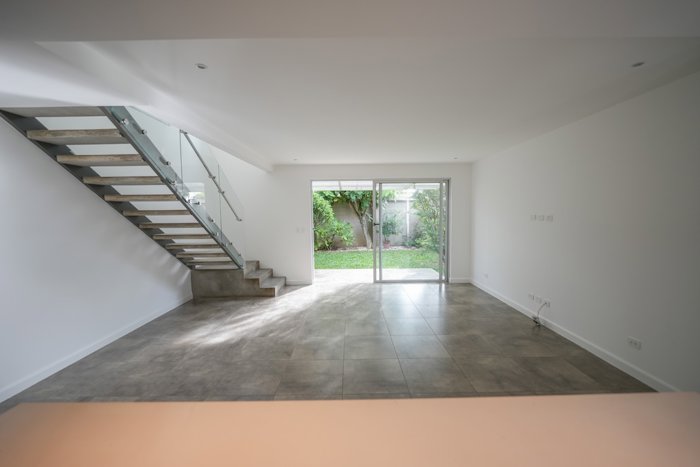 Townhouse con línea blanca de 2 habitaciones en Lindora en Pozos, Santa Ana, San José — $310,000 - Foto 2 de 28