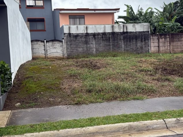 Venta de terreno 16K en Condominio Resort Distrito San Juan in San Juan, La Unión, Cartago — ₡ 70 000 000