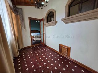 Venga de Casa de Lujo en Curridabat. RAH 27-97 en Granadilla, Curridabat, San José — $650,000 - Foto 5 de 10