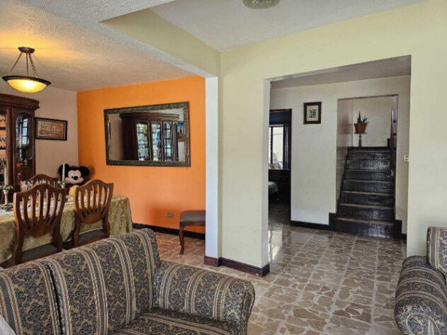 No pierda la oportunidad de vivir en una propiedad que combina lo mejor OFC/AD en Granadilla, Curridabat, San José — $378,000 - Foto 2 de 16