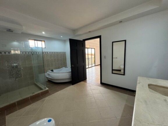 Venta de Casa en Belén, Heredia. RAH 25-1028 en San Antonio, Belén, Heredia — $250,000
