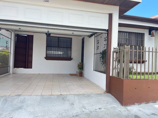 Venta de casa en Heredia-Mercedes Norte. en Mercedes, Heredia — ₡ 88 000 000