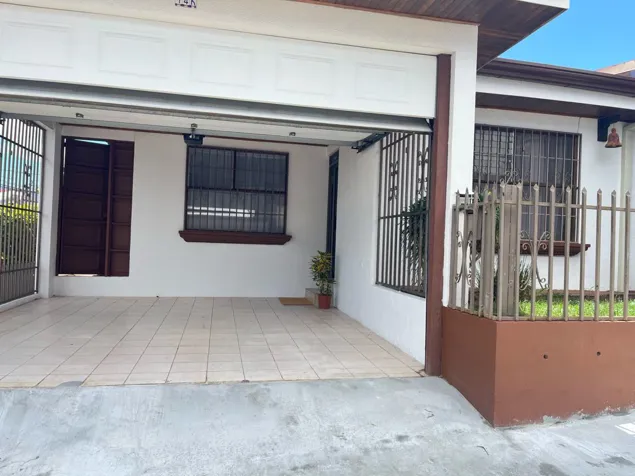 Venta de casa en Heredia-Mercedes Norte. en Mercedes, Heredia — ₡ 88 000 000